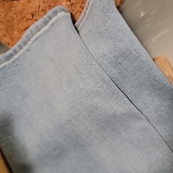 Distressed  👖 jeans - Picture 4 of 4